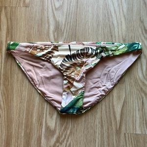 VITAMIN A Paloma Bikini Bottoms in Mendocino Tropical Leaf Print, XS